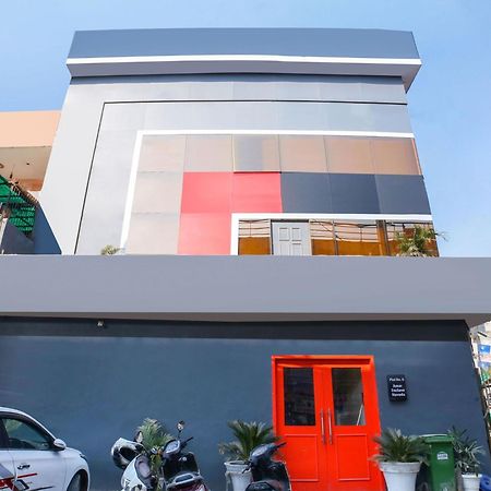 Super Hotel O Nawada Metro デリー エクステリア 写真