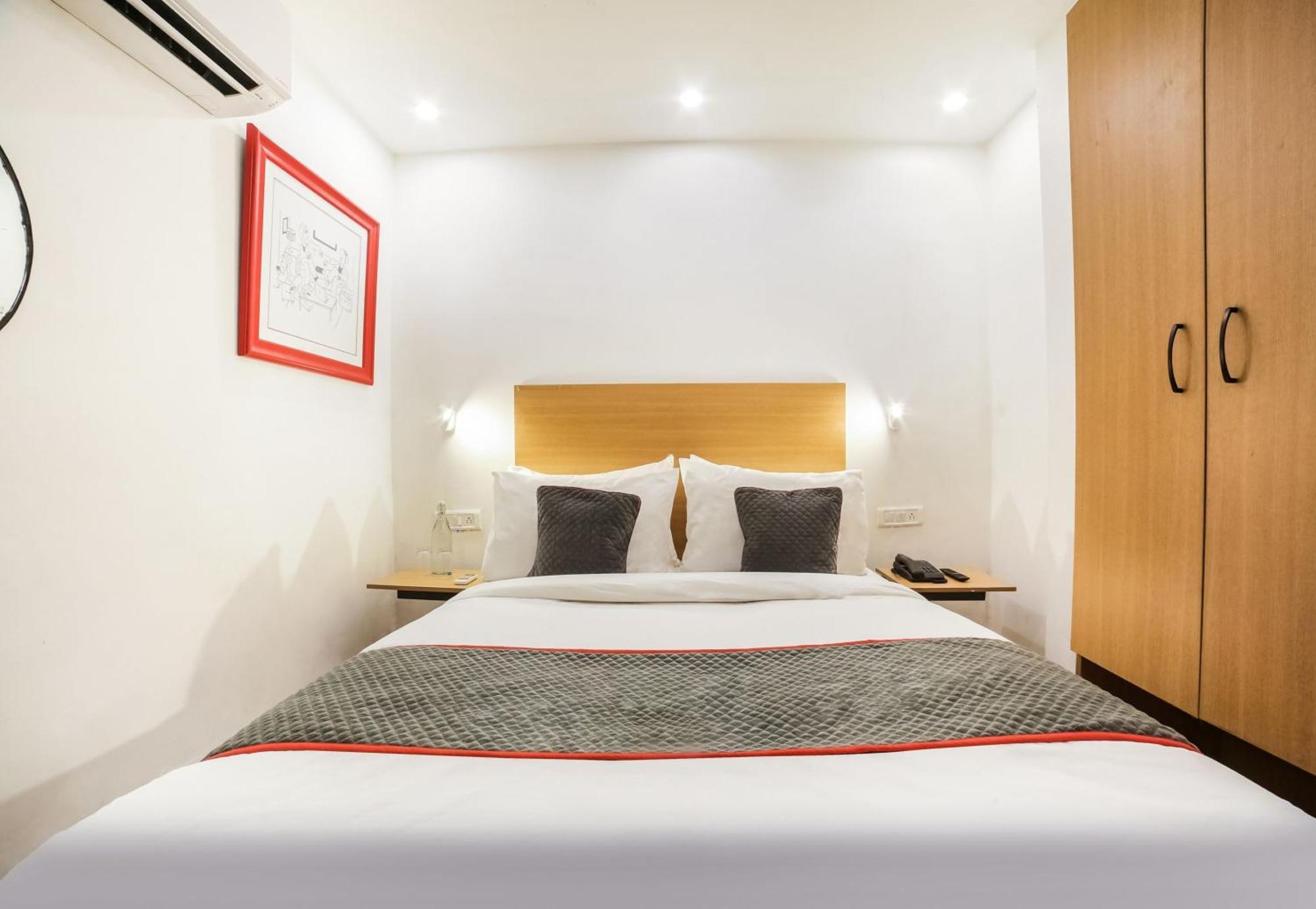 Super Hotel O Nawada Metro デリー エクステリア 写真