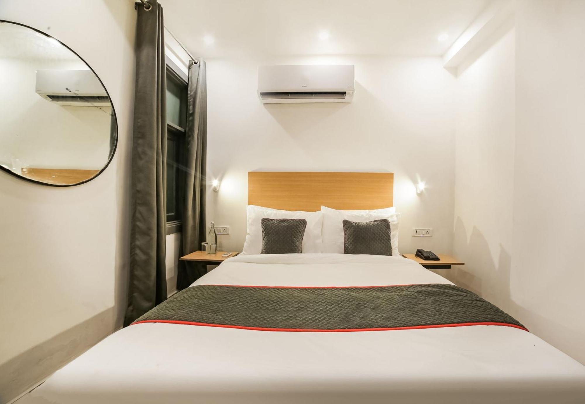 Super Hotel O Nawada Metro デリー エクステリア 写真